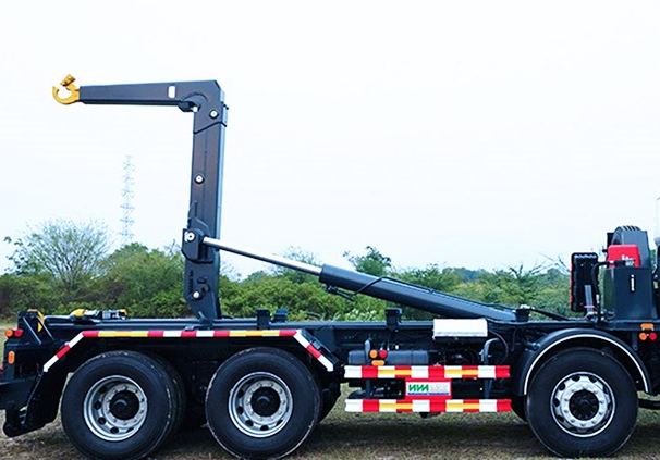 Sliding Arm Hooklift